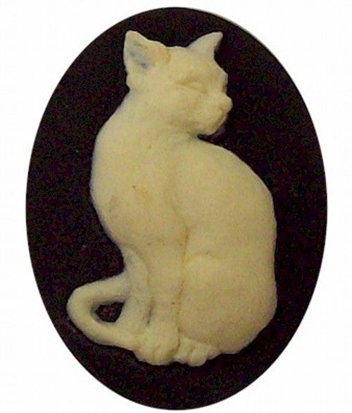 Sitting Cat Resin Cameo cabochon Black and Ivory 40x30mm 382x