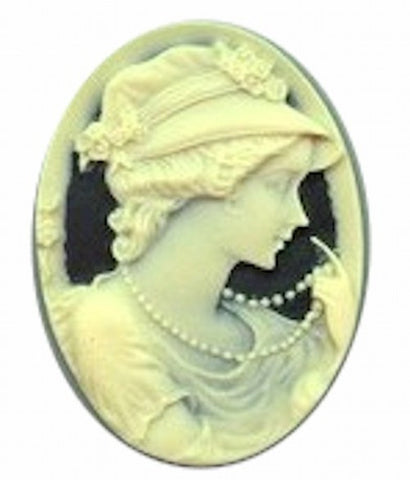 40x30mm Lady with Pearls and Hat Black and Ivory Resin Cameo 606R