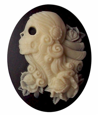 40x30mm Lolita Skull Cameo Black and Ivory Resin Cameo 740x