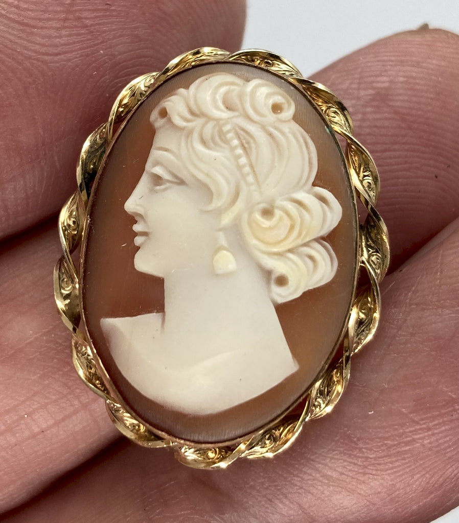 12kt GF Vintage secret locket cameo Hand carved Italian Shell Brooch Pendant gold filled Van Dell carnelian F201