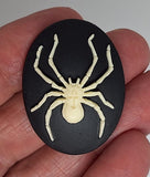 40x30mm Spider Resin Cameo Black and Off-White Cabochon S4108