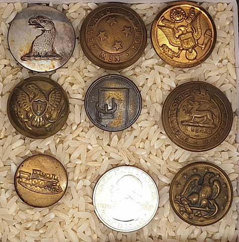 8pc Mixed Antique Metal Military Uniform Buttons Collectable Buttons B724 image 1