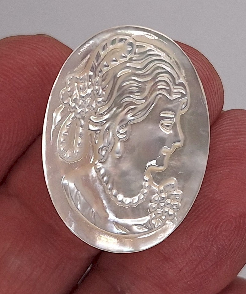 30x22mm Mother of Pearl Woman in Profile Carved Cameo C289