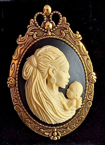 African American Black Mother and Child Woman with Newborn Baby Cameo Gold Brooch Pin F254