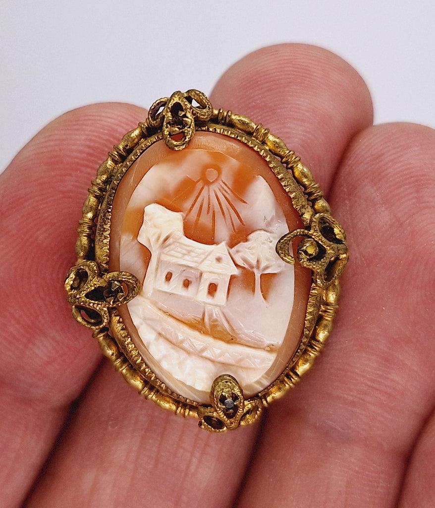 Vintage Hand carved Italian Shell Cameo Landscape Brooch Gold Tone shell Pin F266