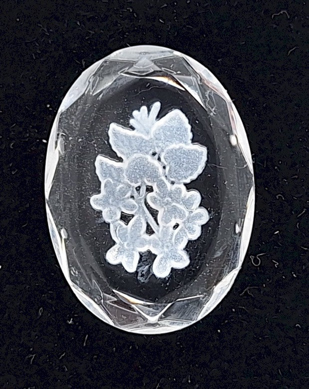 25x18mm Vintage German  Clear Glass Intaglio Cabochon Flower Bouquet J181