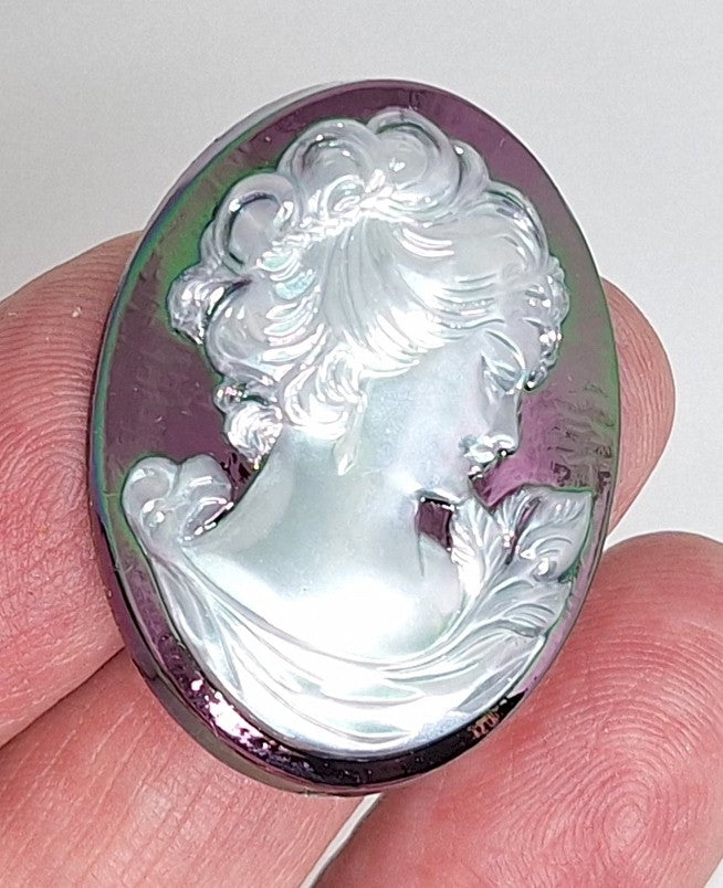 40x30mm Vintage Iridescent Victorian Short Hair Woman Resin Cameo J225