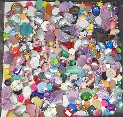 CLOSEOUT - 1/2LB of Glass Stones and Random Stuff. Read description. L683 image 1