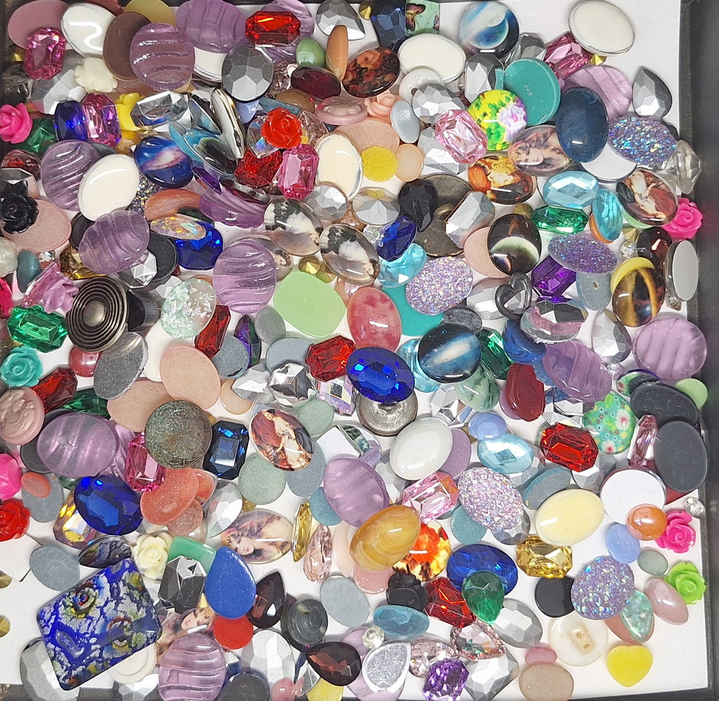 CLOSEOUT - 1/2LB of Glass Stones and Random Stuff. Read description. L685