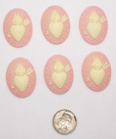 Closeout -6pcs. crème and Pink Flaming Heart with Arrow 40x30mm Goth Resin Cameos L724