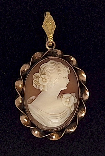 10Kt GF Vintage Secret Locket Cameo Hand Carved Italian Shell Cameo Pendant F289