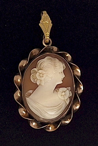 10Kt GF Vintage Secret Locket Cameo Hand Carved Italian Shell Cameo Pendant F289