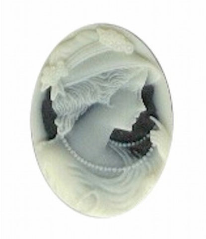  Lady with pearls 25x18mm Black and Ivory Resin Cameo 28A