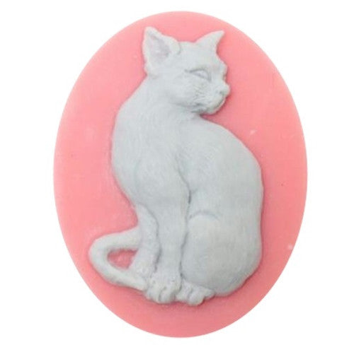 Sitting Cat Resin Cameo Pink and Grey 40x30mm 847x