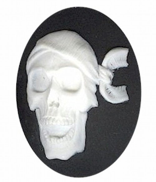 40x30mm Pirate skeleton skull with bandanna black and white resin cameo 983q