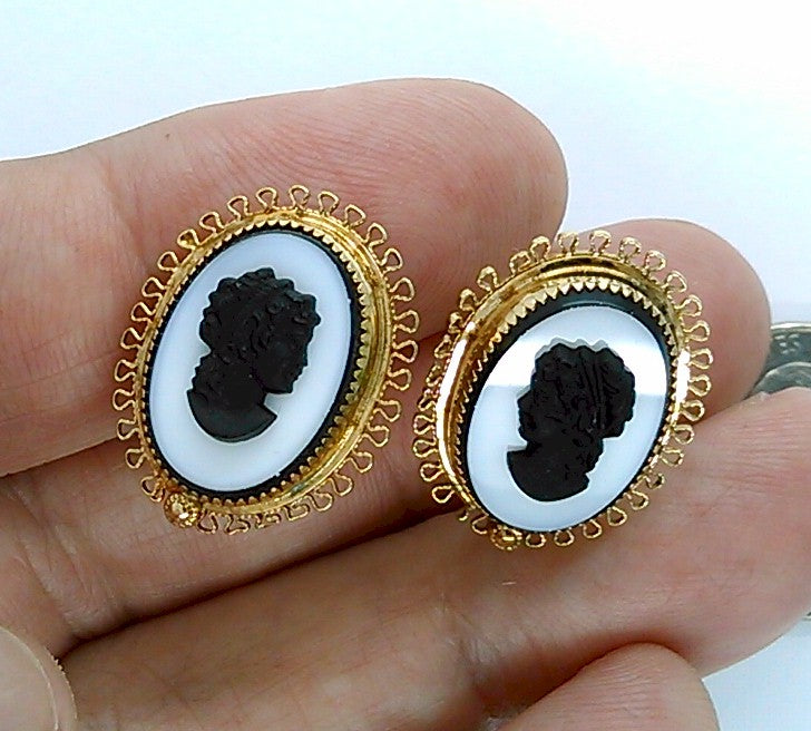 German Glass Black and  White Cameo Screw Back Earrings in Gold Setting F123